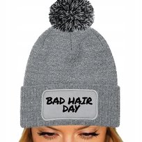 Szara Czapka Zimowa Z Pomponem BAD HAIR DAY Ciepła Na Prezent Wzory