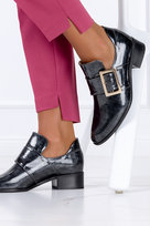 Szare półbuty lordsy lakierowane z klamrą na niskim obcasie POLSKA SKÓRA Casu 4144-42