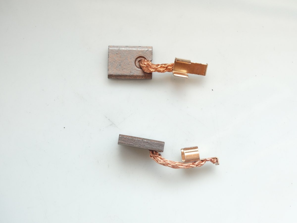 SZCZOTKI WĘGLOWE 3X10X13,5 MAKITA CB440 WKRĘTARKA