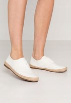 Tamaris Espadryle Białe Damskie 38 14CA Tamaris
