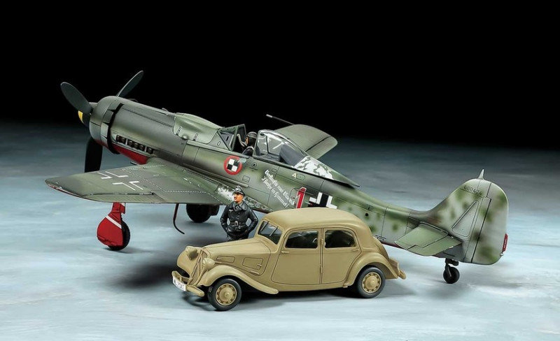 Фото - Збірна модель TAMIYA , Model plastikowy Focke-Wulf Fw190 D-9 Jv44 + Citroen Traction 11Cv 