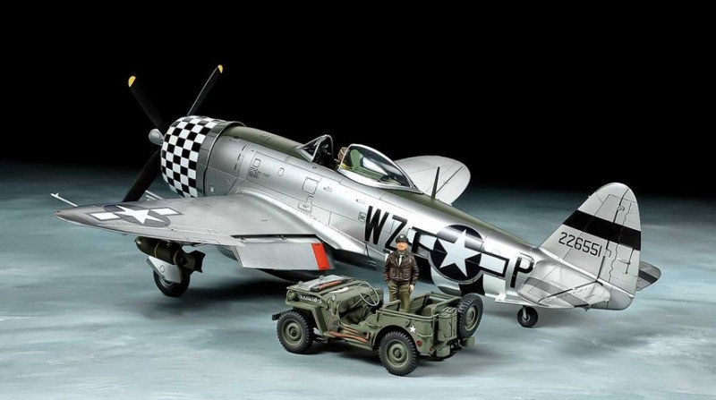 Фото - Збірна модель TAMIYA , Model plastikowy P-47D Thunderbolt Bubbletop + 1/4-Ton 4x4 