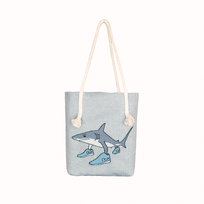 Torebka żakardowa na ramię, niebieska z rekinem w butach