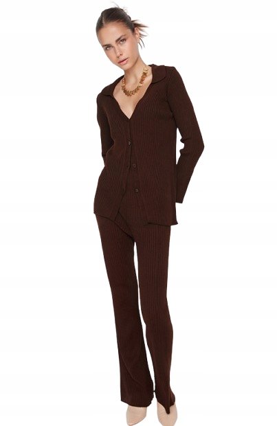 Trendyol TRENDYOL BRĄZOWY KOMPLET DAMSKI PRĄŻKOWANY Z KOŁNIERZYKIEM 36 5AA