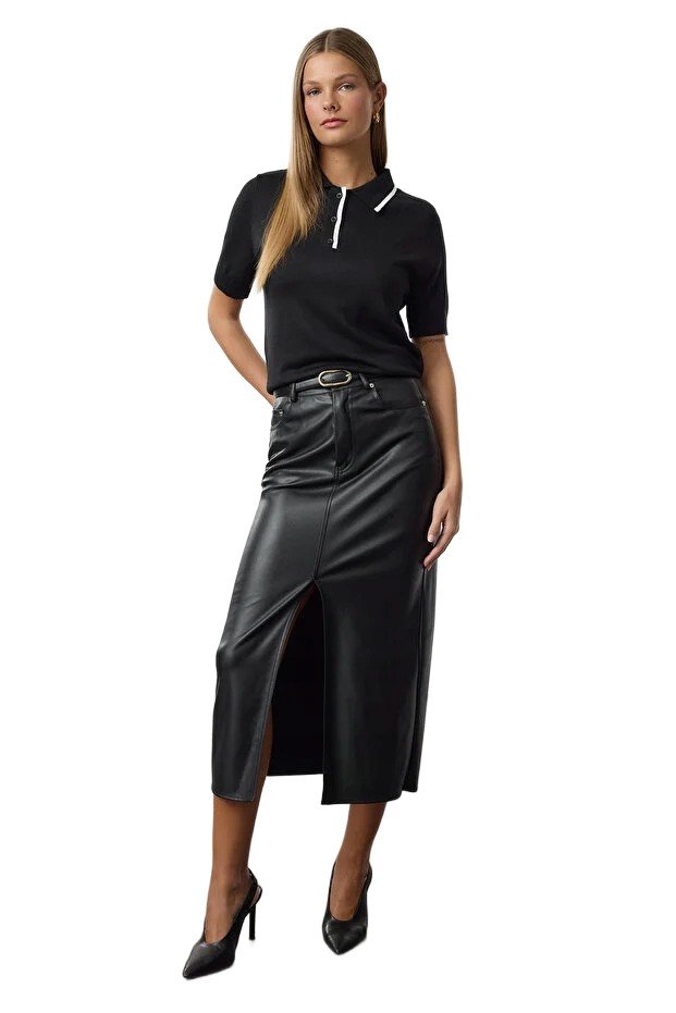 Trendyol TRENDYOL CZARNA BLUZKA DAMSKA Z KOŁNIERZYKIEM I GUZIKAMI S 5EA*