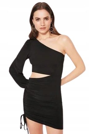 Trendyol TRENDYOL CZARNA SUKIENKA MINI Z ODKRYTYM RAMIENIEM 34 5AA