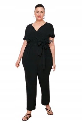 Trendyol TRENDYOL CZARNY KOMBINEZON Z PASKIEM I DEKOLTEM SEREK PLUS SIZE 44 5BA