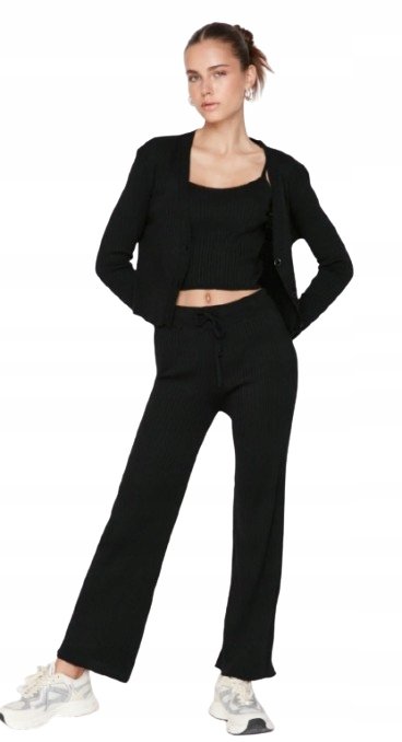 Trendyol TRENDYOL CZARNY KOMPLET DAMSKI Z PRĄŻKOWANEJ DZIANINY 36 5_A