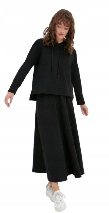 Trendyol TRENDYOL CZARNY KOMPLET Z BLUZĄ Z KAPTUREM I SPÓDNICĄ M 5BA