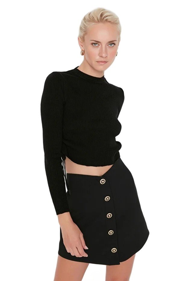 Inny producent TRENDYOL CZARNY KRÓTKI SWETER PRĄŻKOWANY Z GOLFEM I WIĄZANIEM S 5EA*