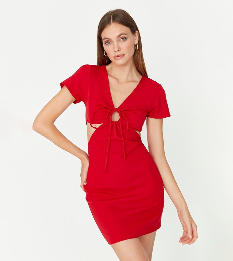 Trendyol TRENDYOL CZERWONA SUKIENKA MINI Z WIĄZANIEM I WYCIĘCIAMI 42 6EA