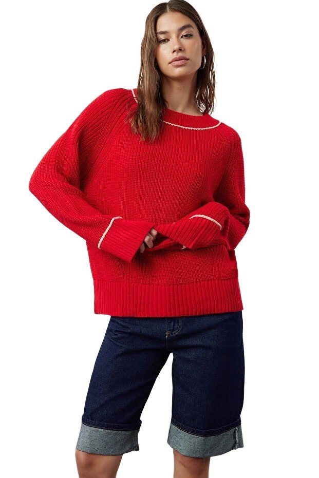 Inny producent TRENDYOL CZERWONY SWETER DAMSKI Z KONTRASTOWĄ LAMÓWKĄ S 5EA*