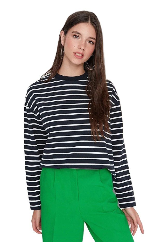 Inny producent TRENDYOL DAMSKA BLUZA W PASKI Z DŁUGIM RĘKAWEM BEZ KAPTURA M 5EA*