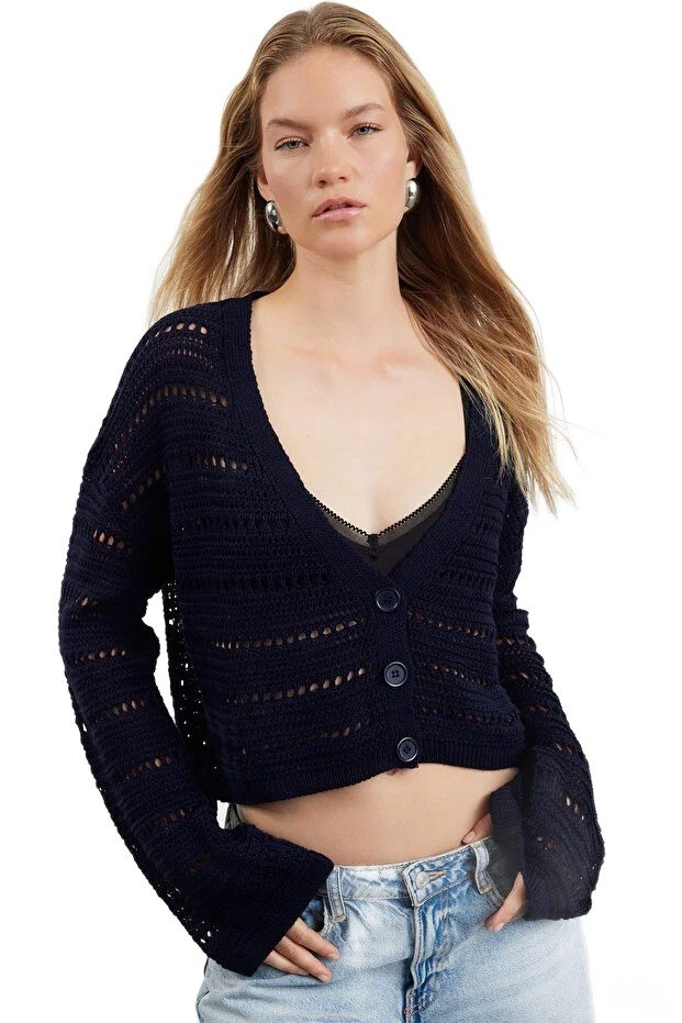 Inny producent TRENDYOL KRÓTKI GRANATOWY SWETER AŻUROWY Z GUZIKAMI M 5EA*