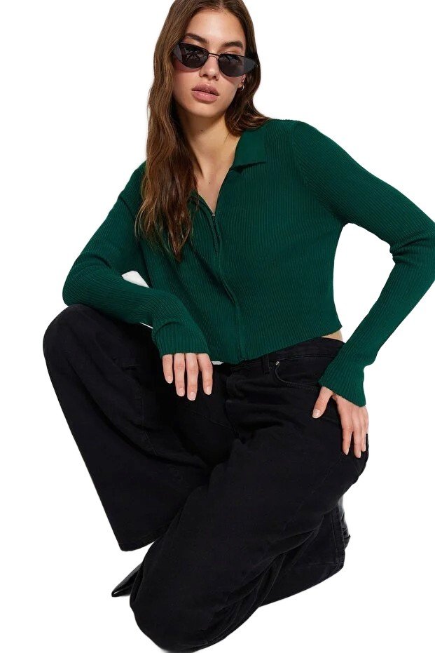 Inny producent TRENDYOL KRÓTKI SWETER Z ZAMKIEM I KOŁNIERZYKIEM ZIELONY M 5EA*