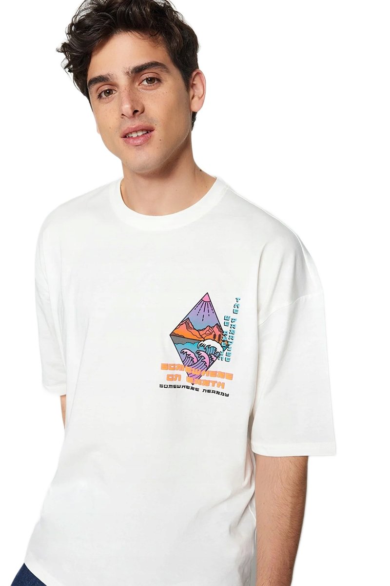 Trendyol TRENDYOL MAN BIAŁY T-SHIRT MĘSKI Z NADRUKIEM NA PRZODZIE L 5DA
