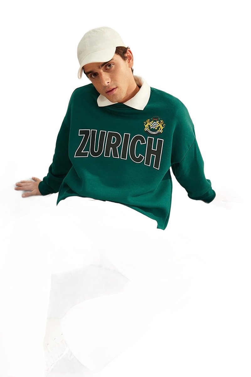 Trendyol TRENDYOL MAN BLUZA MĘSKA ZIELONA Z KOŁNIERZYKIEM I NADRUKIEM ZURICH L 5DA