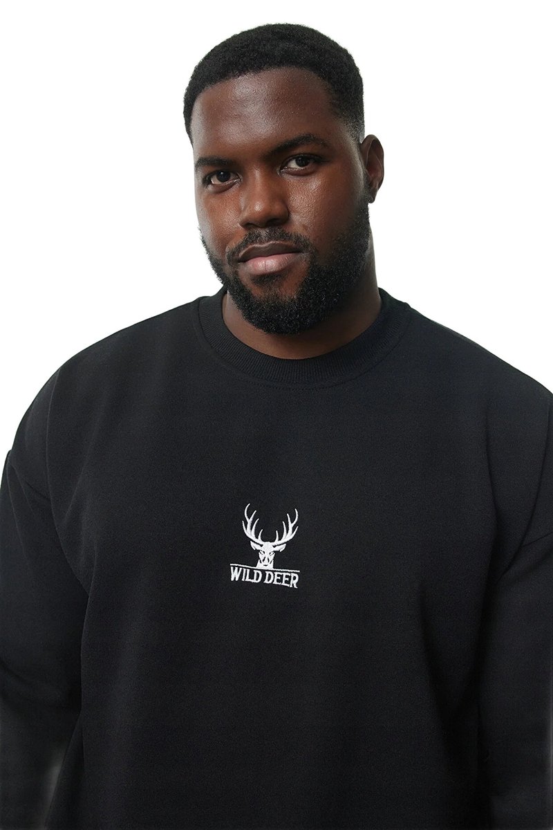 Trendyol TRENDYOL MAN CZARNA BLUZA MĘSKA Z HAFTEM WILD DEER OKRĄGŁY DEKOLT S 5DA