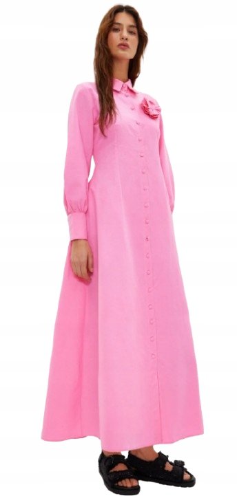 Trendyol TRENDYOL RÓŻOWA SUKIENKA MAXI Z KOŁNIERZYKIEM I KWIATOWĄ OZDOBĄ 40 5AA