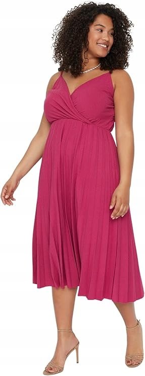 Trendyol TRENDYOL RÓŻOWA SUKIENKA PLUS SIZE Z PLISOWANYM DOŁEM 48 5AA