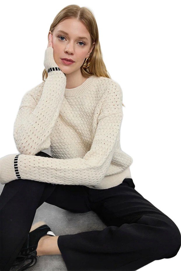 Inny producent TRENDYOL SWETER DAMSKI AŻUROWY BEŻOWY Z DŁUGIM RĘKAWEM S 5EA*