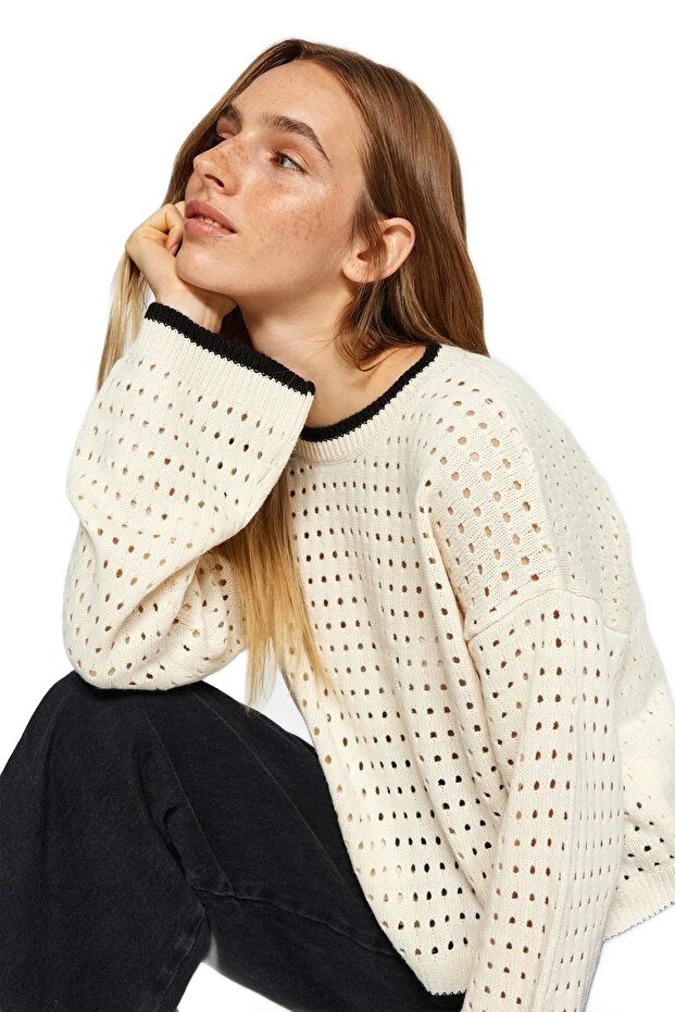 Inny producent TRENDYOL SWETER DAMSKI AŻUROWY Z KONTRASTOWYM WYKOŃCZENIEM M 5EA*