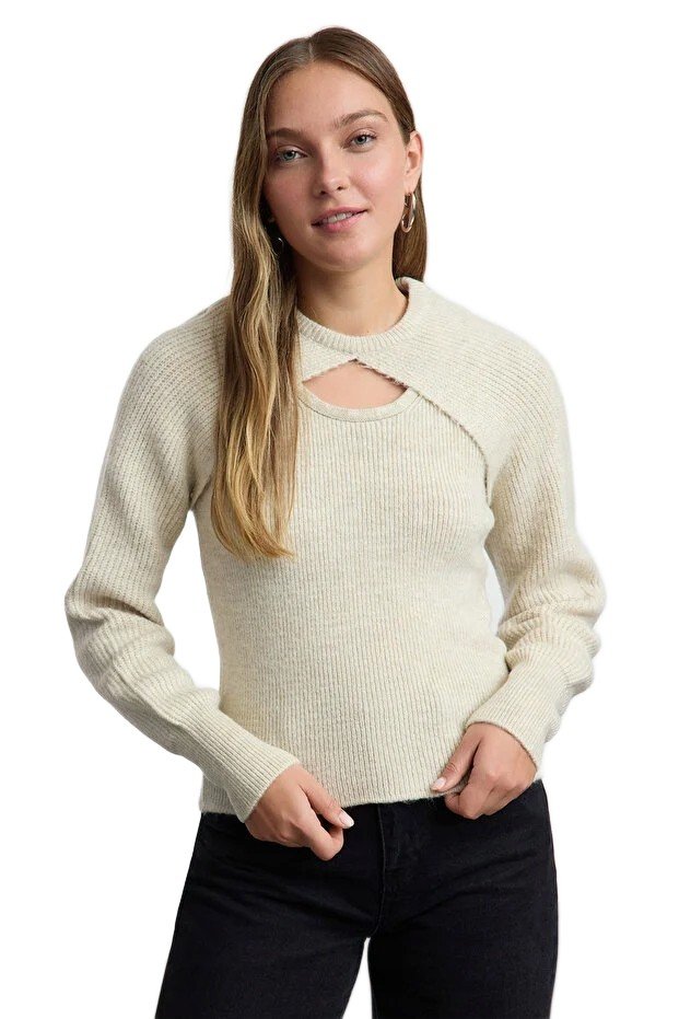 Inny producent TRENDYOL SWETER DAMSKI BEŻOWY Z WYCIĘCIEM PRZY DEKOLCIE M 5EA*