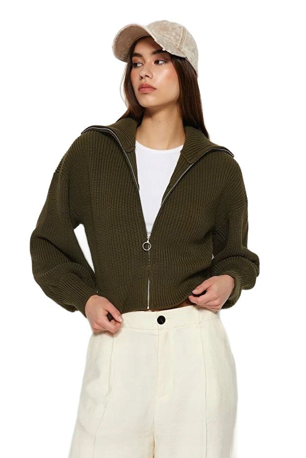 Inny producent TRENDYOL SWETER DAMSKI KHAKI KRÓTKI Z ZAMKIEM I KOŁNIERZEM S 5EA*