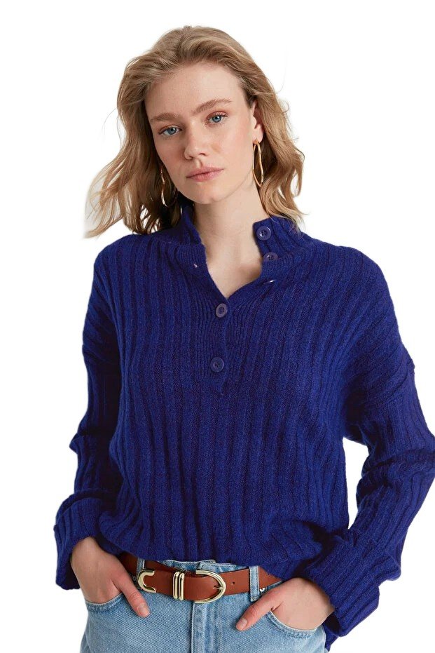 Inny producent TRENDYOL SWETER DAMSKI NIEBIESKI PRĄŻKOWANY Z GOLFEM I GUZIKAMI S 5EA*