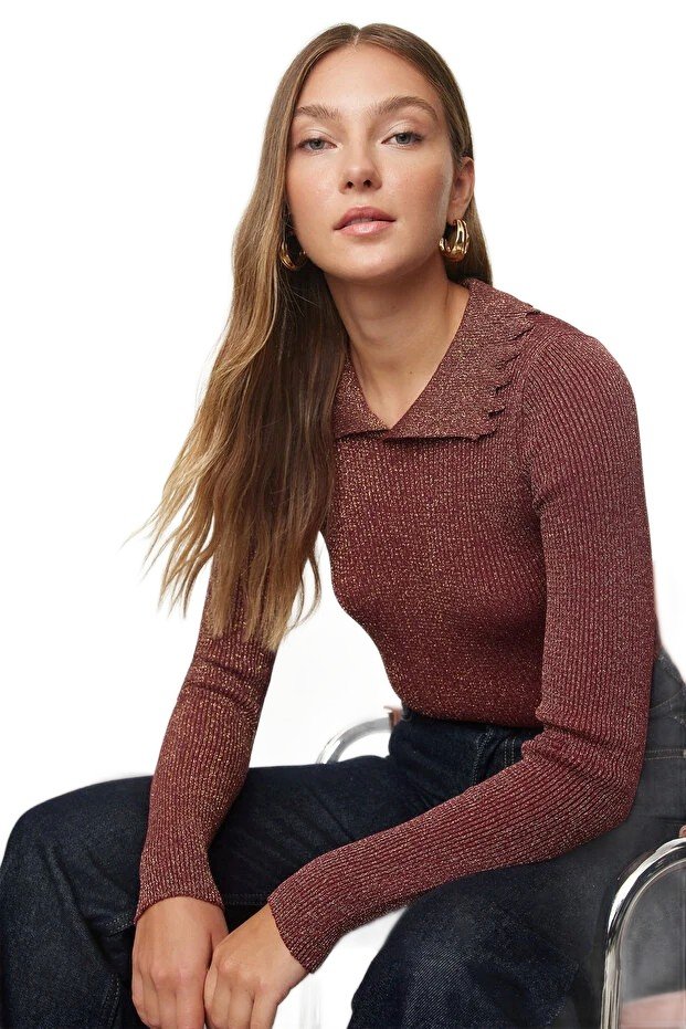 Inny producent TRENDYOL SWETER DAMSKI Z FALBANĄ NA KOŁNIERZYKU DOPASOWANY S 5EA*