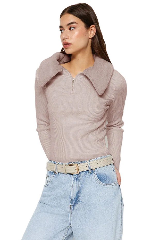 Inny producent TRENDYOL SWETER DAMSKI Z ZAMKIEM I FUTRZANYM KOŁNIERZEM RÓŻOWY M 5EA*