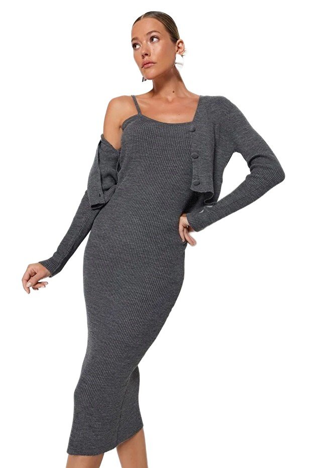 Inny producent TRENDYOL SZARA DOPASOWANA SUKIENKA DZIANINOWA NA RAMIĄCZKACH MIDI M 5EA*