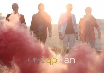 Uniqplan supportem grupy Hurts