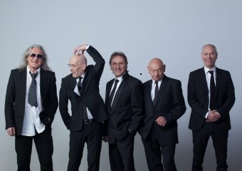 Perfect - „Pięć kościotrupów na plaży”