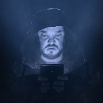 Valo pimeän Pyhimys