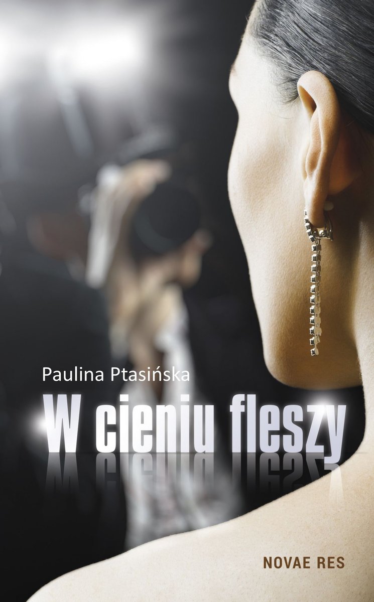 W cieniu fleszy - ebook mobi