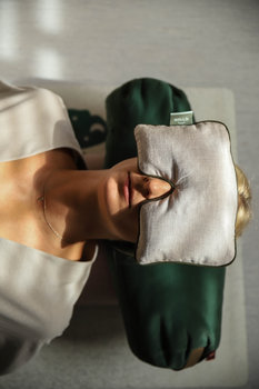 WELLB Lawendowa poduszka na oczy - Naturalny Lniany z Dziką Trawą - Joga Medytacja Relaksacja Mindfulness Aromaterapia Zdrowy Sen - WELLB