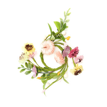 Wieniec wiosenny FLOS z kolorowymi kwiatuszkami 15x15x3 cm HOMLA - Homla
