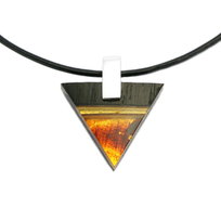 Wisiorek trójkątny z czarnym dębem, bursztynem i srebrem 7663