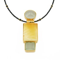 Wisiorek z bursztynem, akwamarynem, challcedonem w srebrze pozłacanym  9237