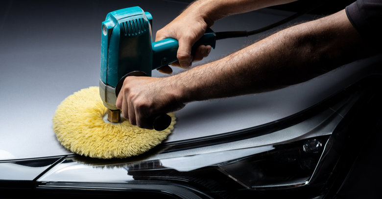 Woskowanie auta: jaki wosk do auta wybrać i jak woskować?