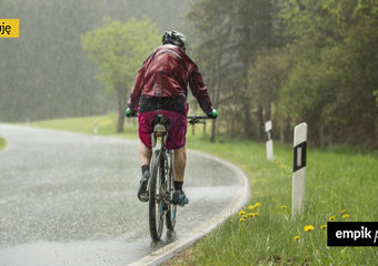 Wycieczka rowerowa w deszczu