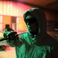 YOSHI Kubi Producent, Vae Vistic
