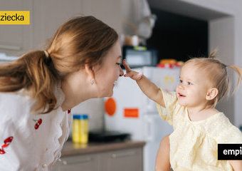 Zabawy paluszkowe – na czym polegają? Przykłady zabaw dla dzieci