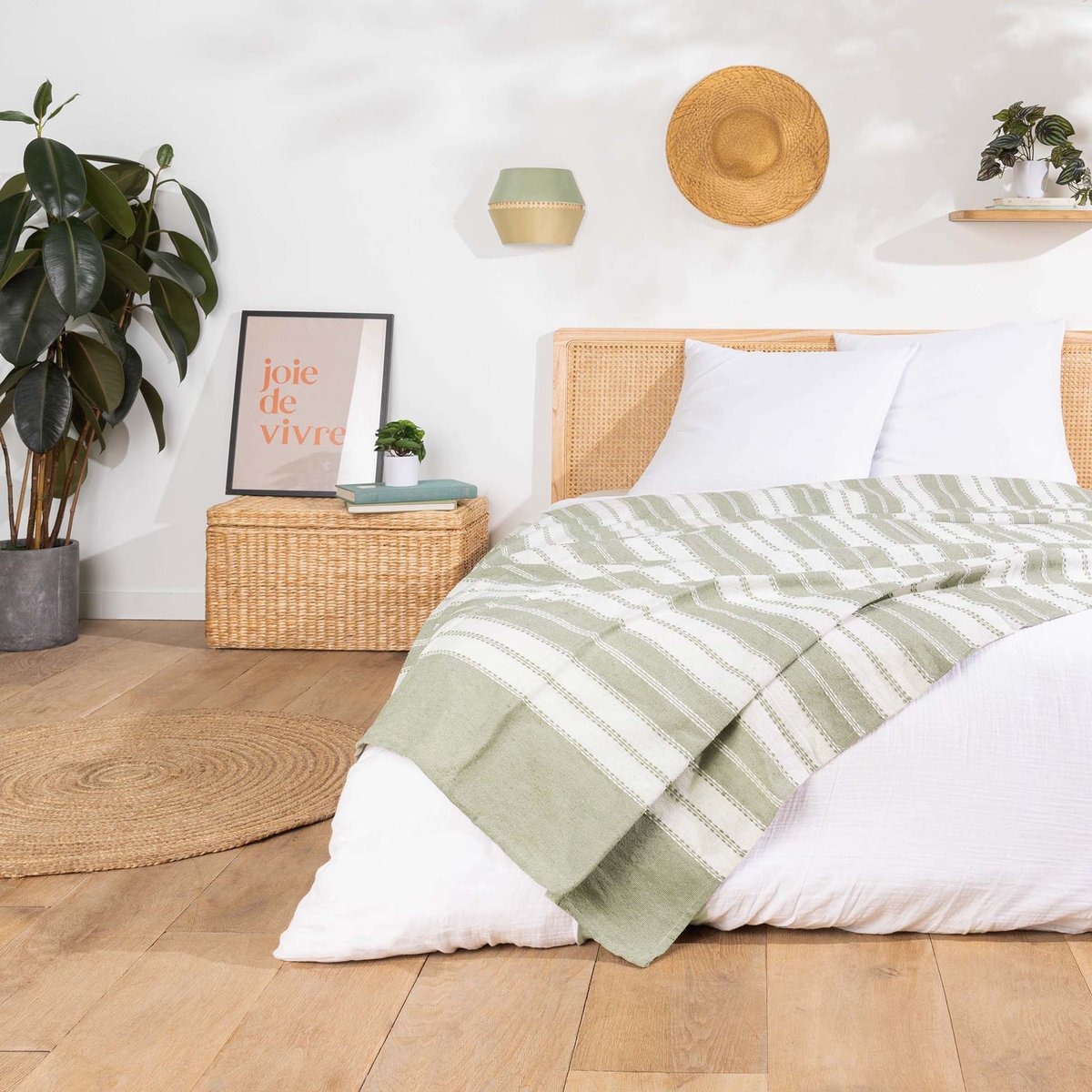 Douceur D'Intérieur Coperta In Flanella Tinta Unita - 180x220 Cm, 100% Poliestere, Colore Salvia, Lavabile In Lavatrice