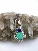 Zawieszka posrebrzana 2.9x1.5 cm, amazonit i lapis lazuli, znak Panny, łańcuszek 45 cm, przedłużka Ludwika Lipińska