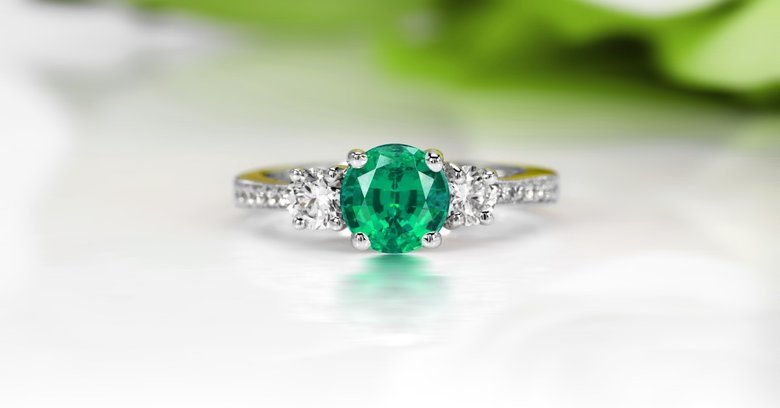Zielony kamień szlachetny – oryginalna biżuteria dla każdego 