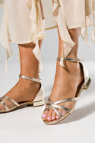 Złote sandały błyszczące damskie zakryta pięta pasek wokół kostki skórzana wkładka Casu ER24X16-G-NO-39