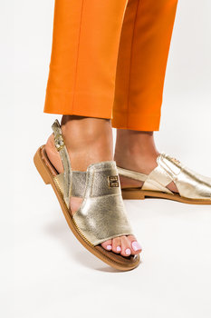 Złote sandały skórzane damskie płaskie zabudowane z ozdobą PRODUKT POLSKI Casu 40385-40 - Casu