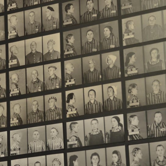 #19 Fotografie rejestracyjne więźniów Auschwitz Muzeum Auschwitz